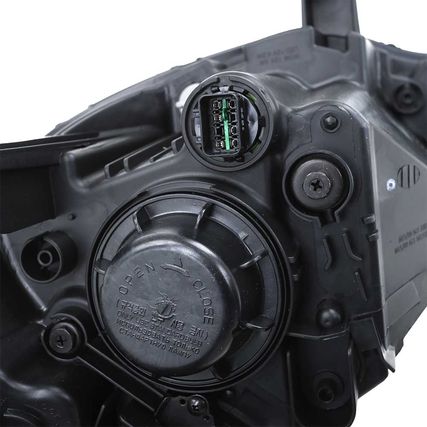 Farola-Derecha-Spice-Sedan-FAROLA-SPICE-SEDAN-DER---3